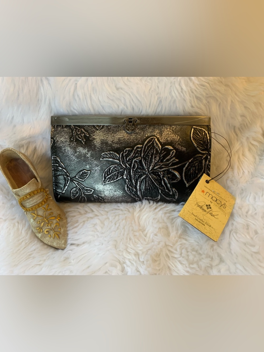 PATRICIA NASH Nazari “Bark Leaves” leather, embossed, ladies wallet NWT